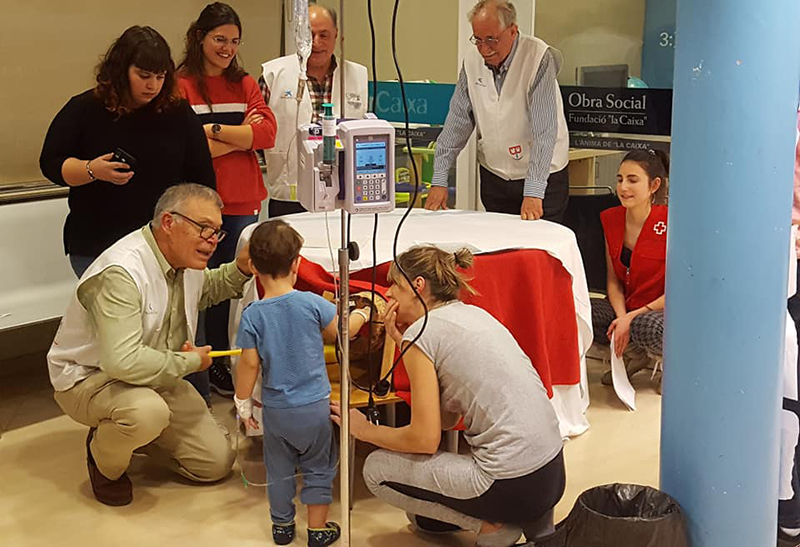 Caga Tió a l'Aula Hospitalària de l'Hospital Arnau de Vilanova