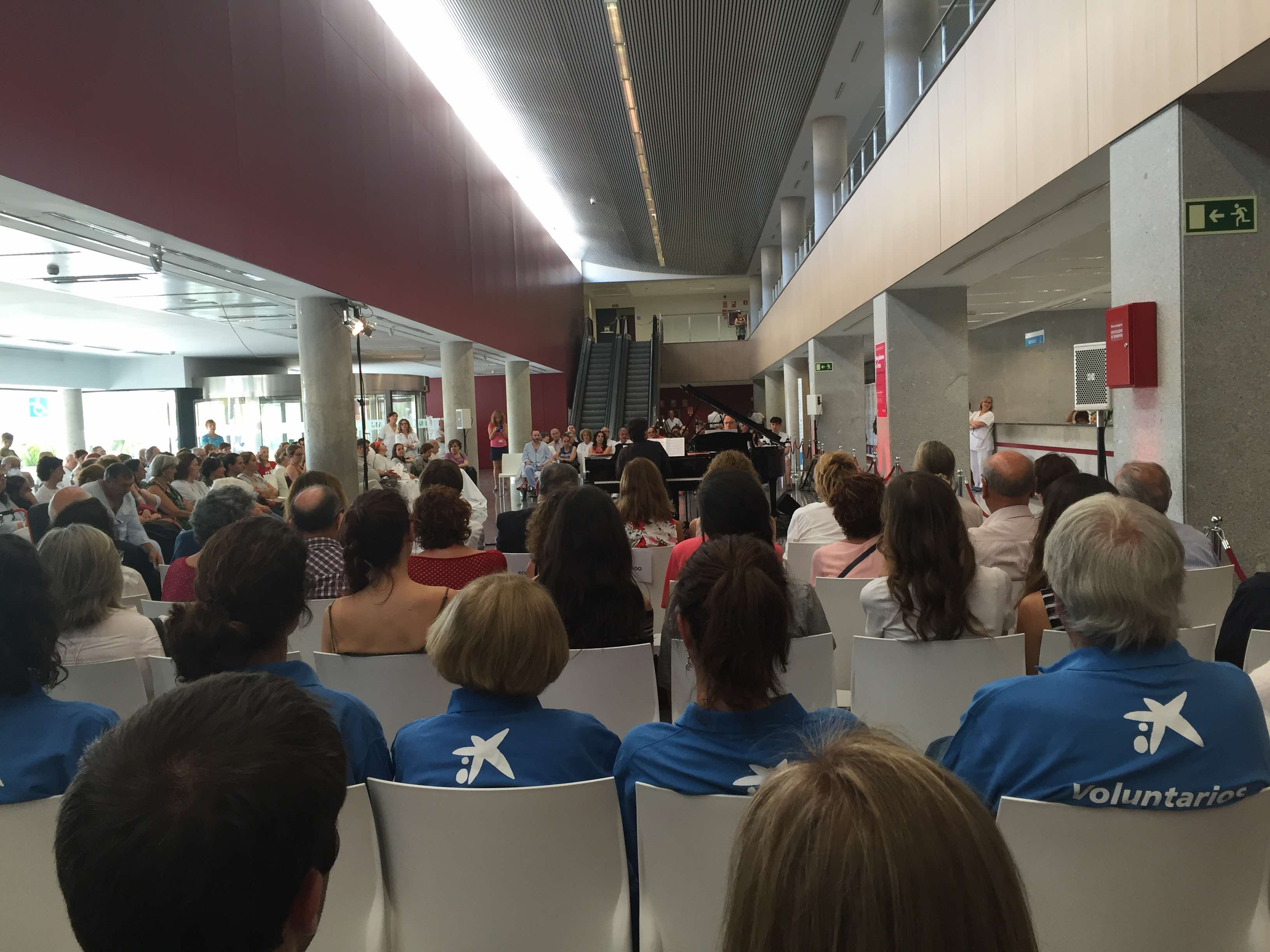 Los Voluntarios de Madrid acompañando a enfermos a los Conciertos de 