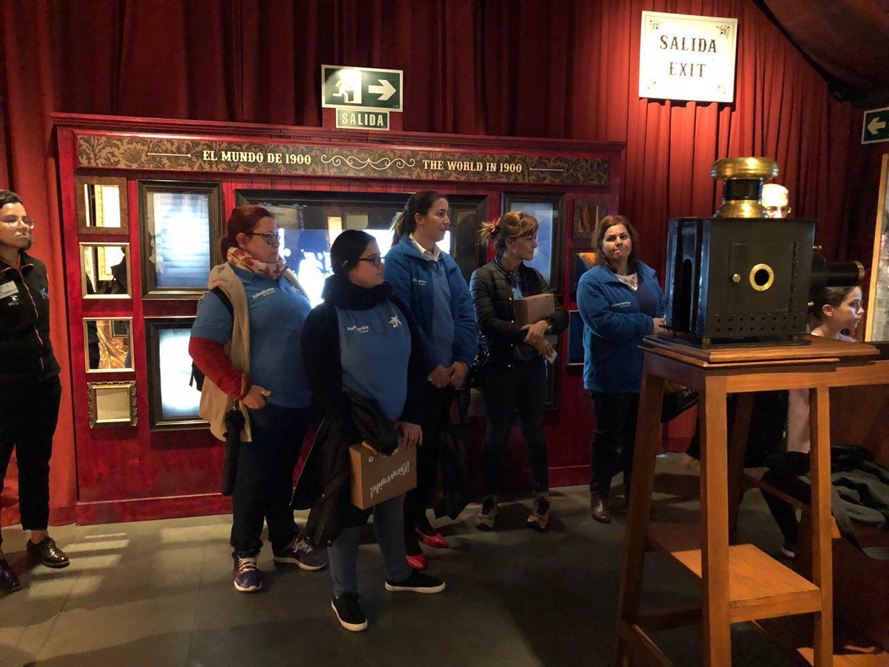 Visitem l'exposició  “Dames i cavallers, comença l'espectacle”