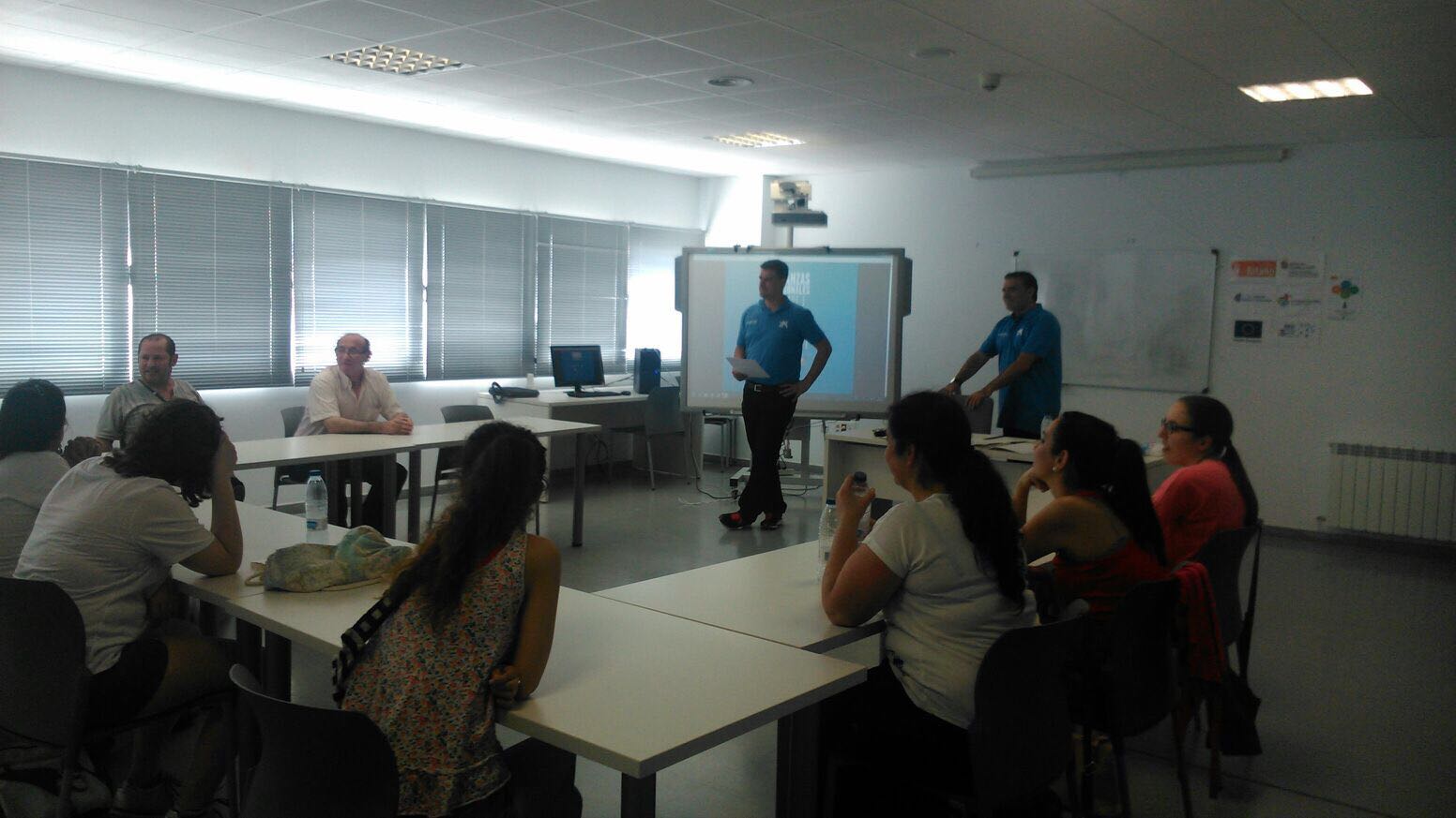 Taller d'educació financera per COCEMFE