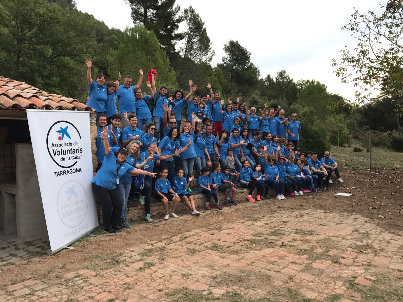 40 voluntaris i 20 infants ens reunim per celebrar l’inici del curs