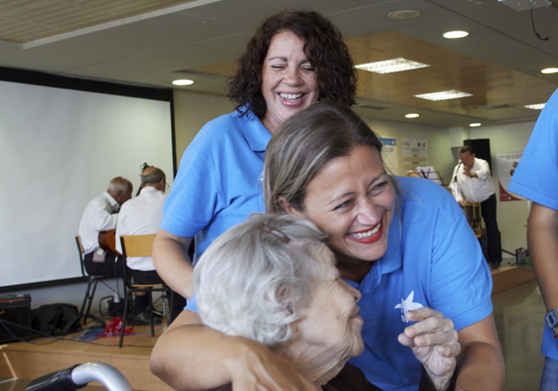El voluntariat genera felicitat