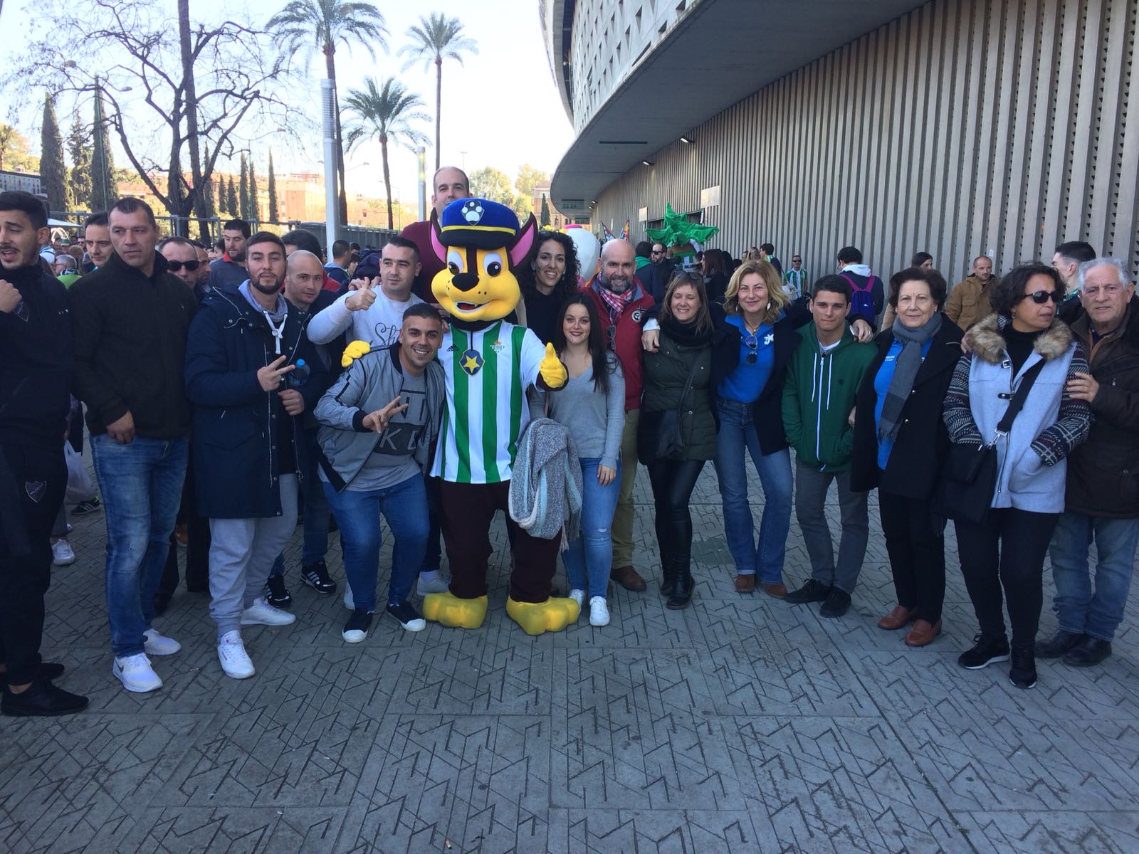 Tots al fútbol amb la Fundació Reial Betis Balompie
