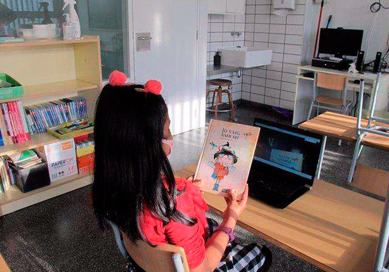 Los Voluntarios CaixaBank en Andalucía Acompañan en la lectura cerca de 40 menores.
