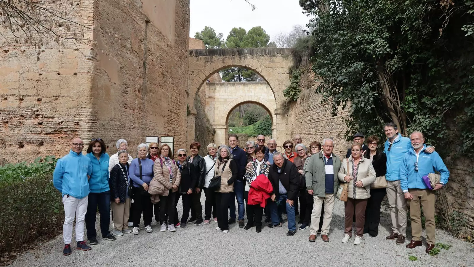 Acercan la Alhambra a mayores granadinos con un programa de Voluntariado CaixaBank