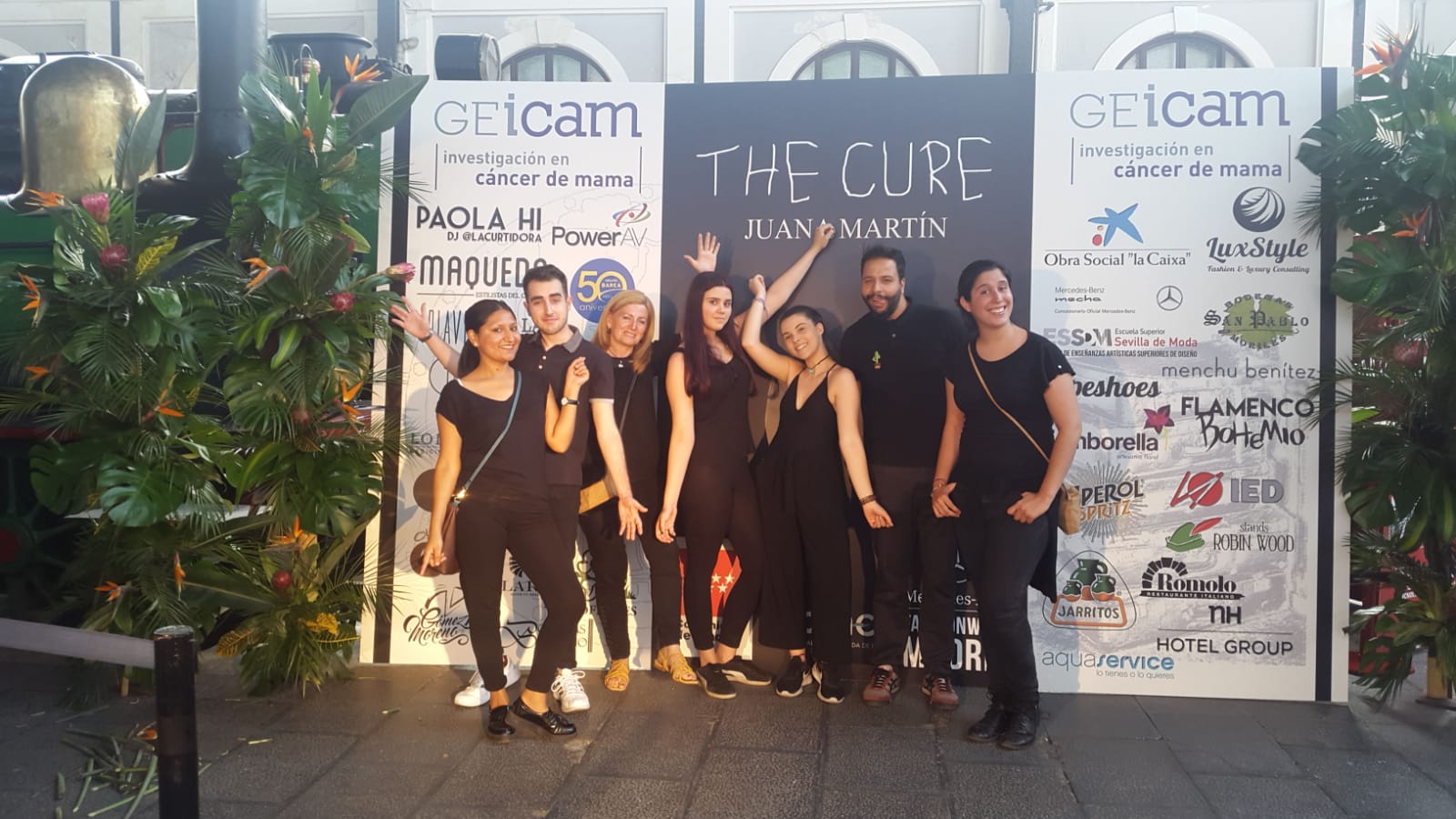 Desfile Solidario a beneficio de la Investigación del Cáncer de Mama