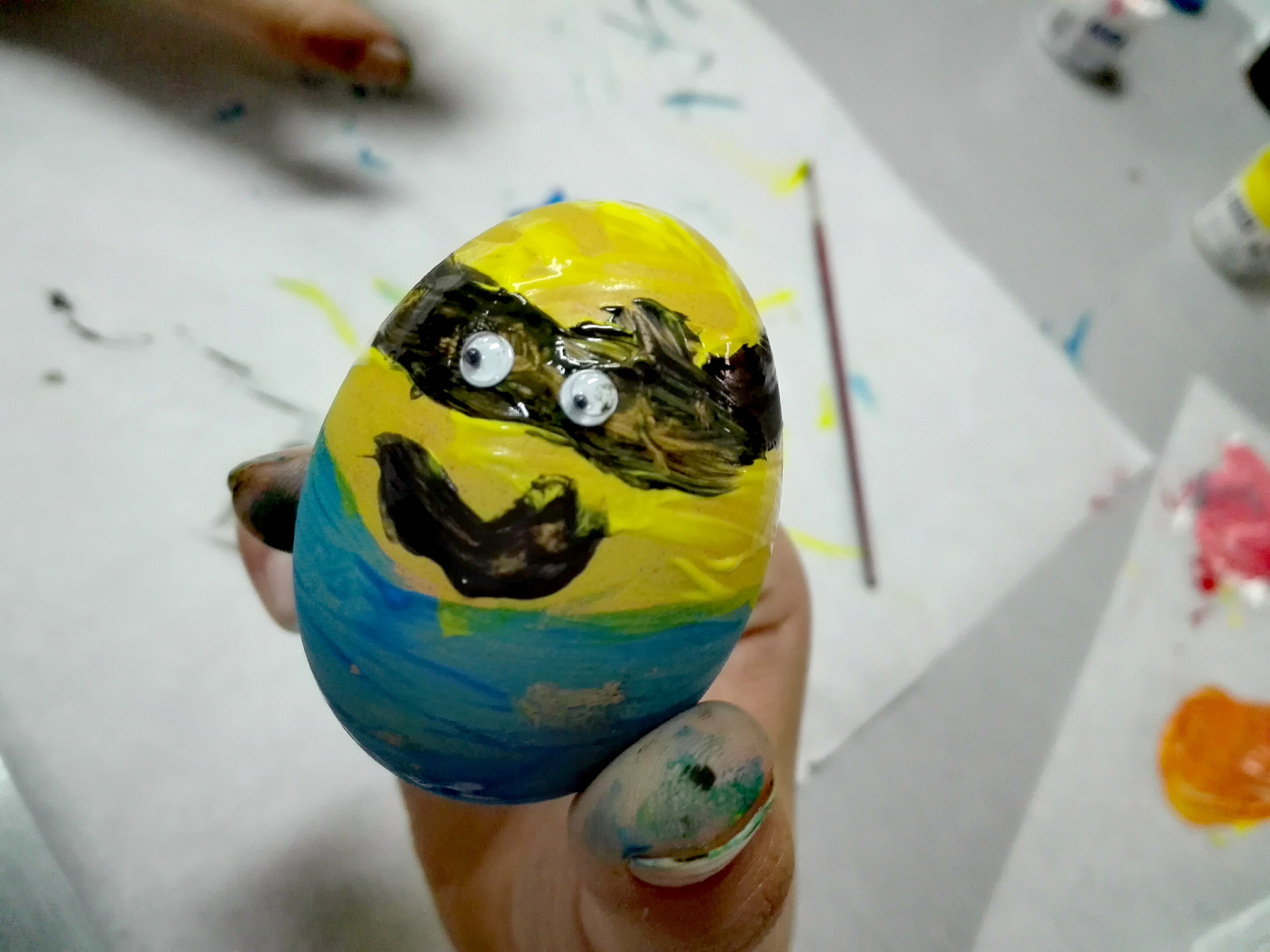 Pintamos huevos de pascua