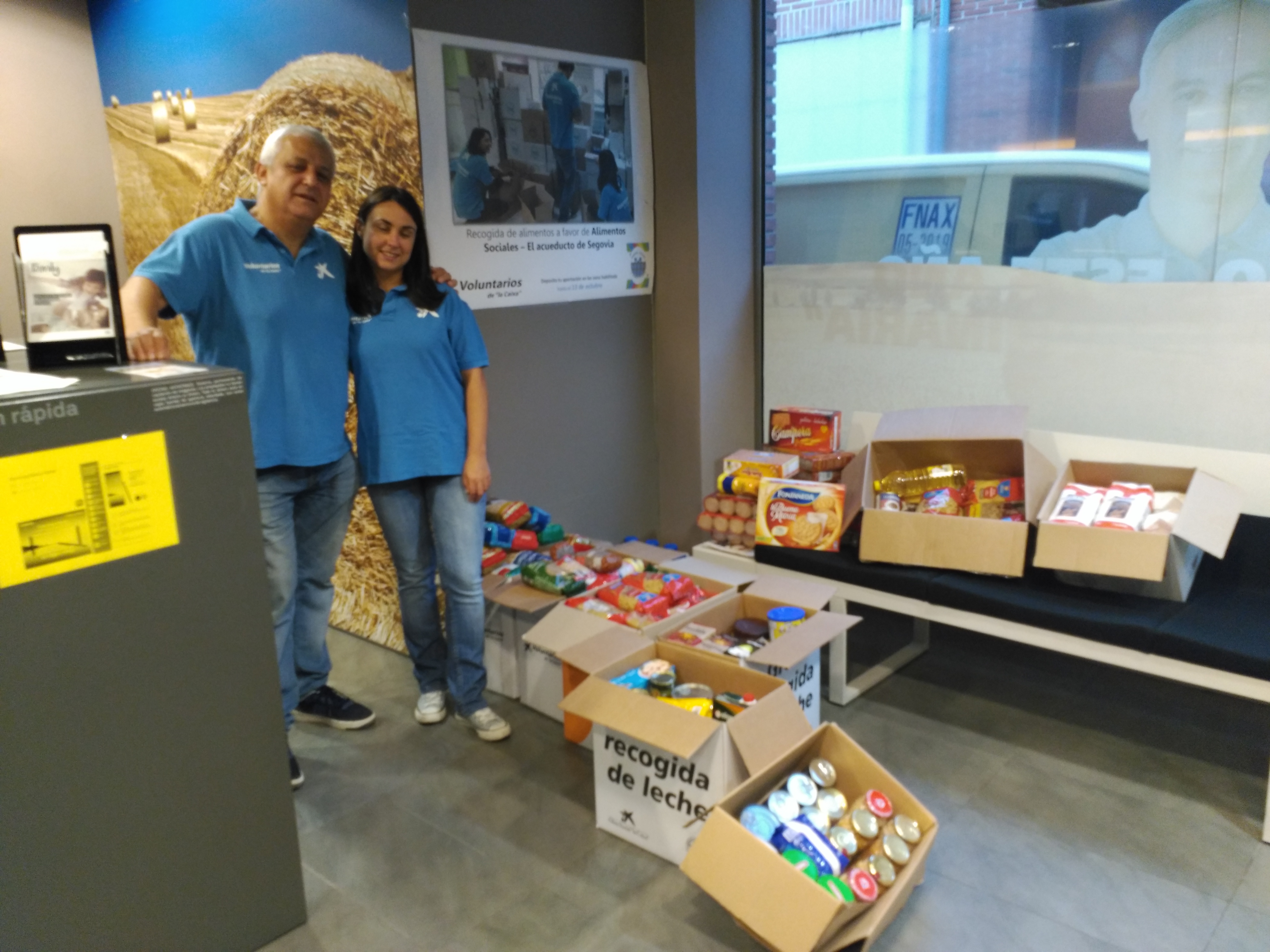 Recollim 150 kg d'aliments en una setmana per 20 famílies
