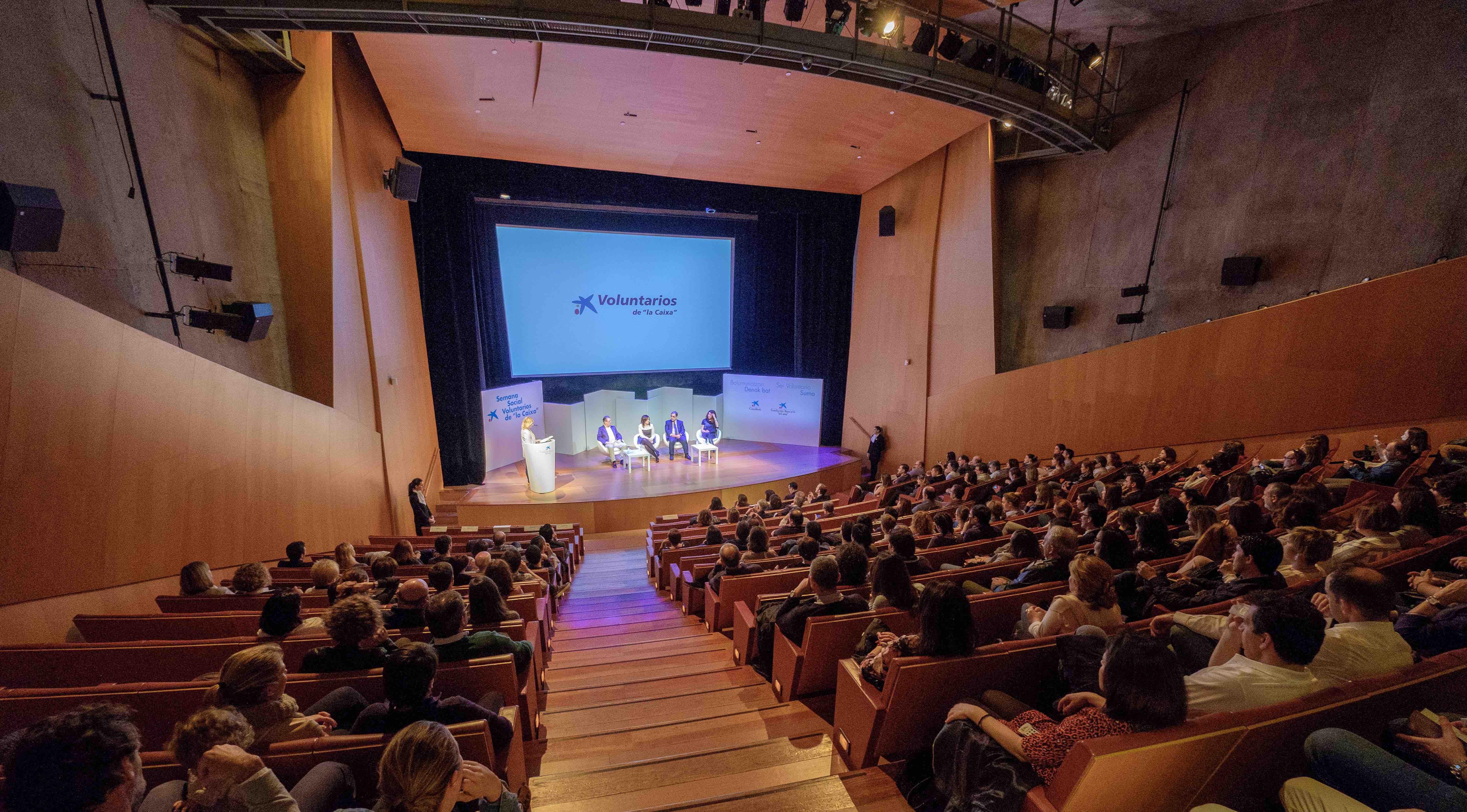 La  Primera Trobada de Voluntaris de ”la Caixa” del País Basc i Cantabria , es va celebrar a Bilbao