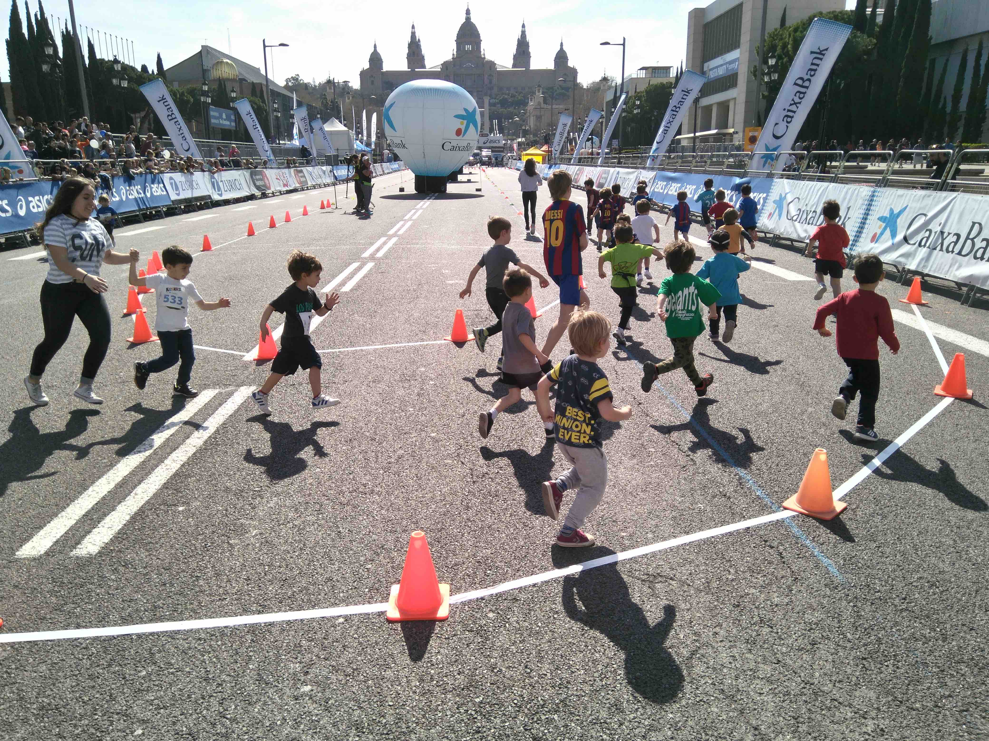 14 Voluntaris de ”la Caixa” a la KidsRace by CaixaBank