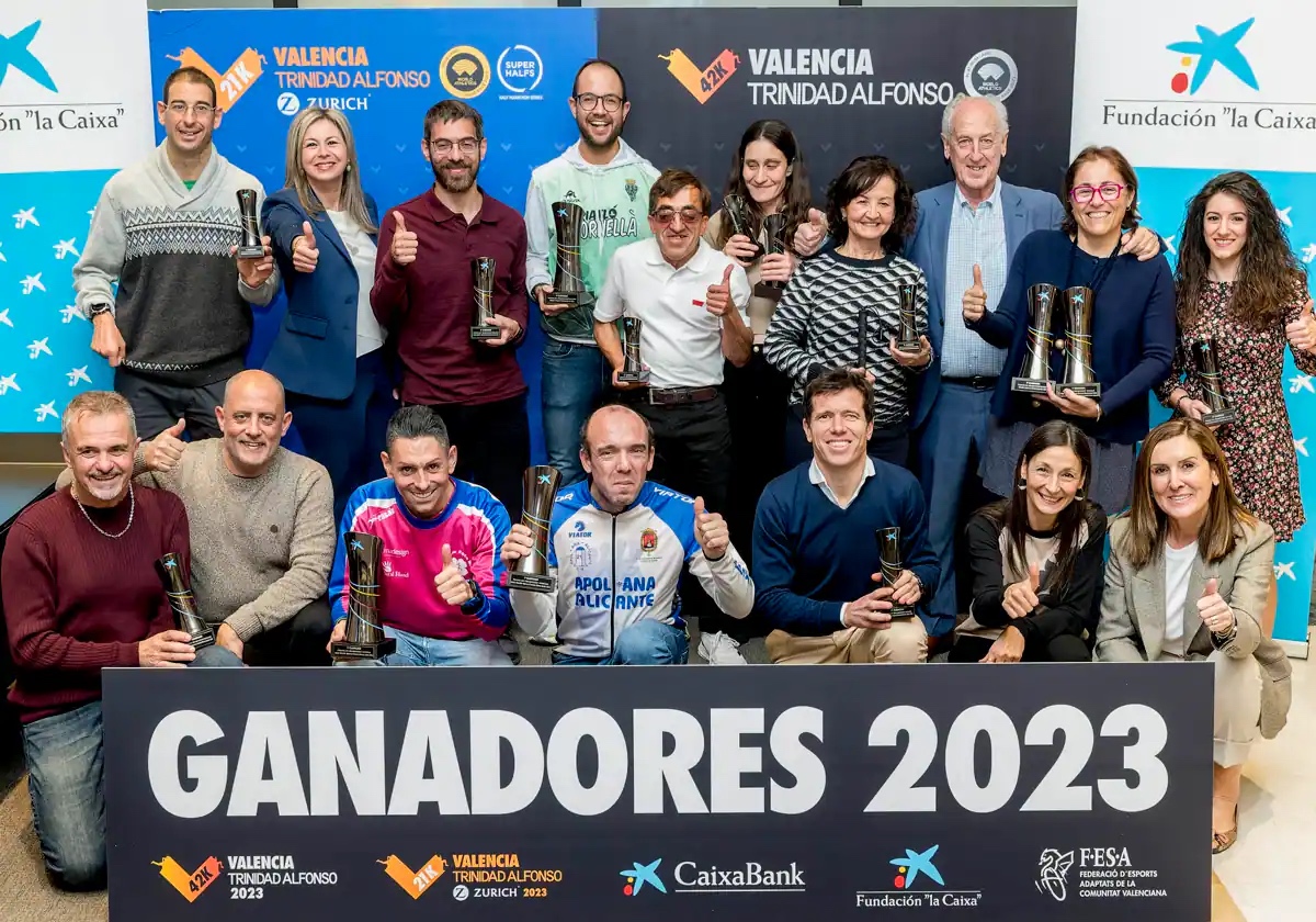 El Medio y el Maratón Valencia, junto con la Fundación «la Caixa», entregan los trofeos a las categorías de personas con discapacidad